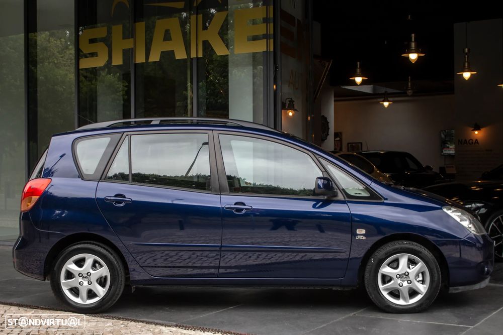 Toyota Corolla Verso 2.0 D-4D - 5