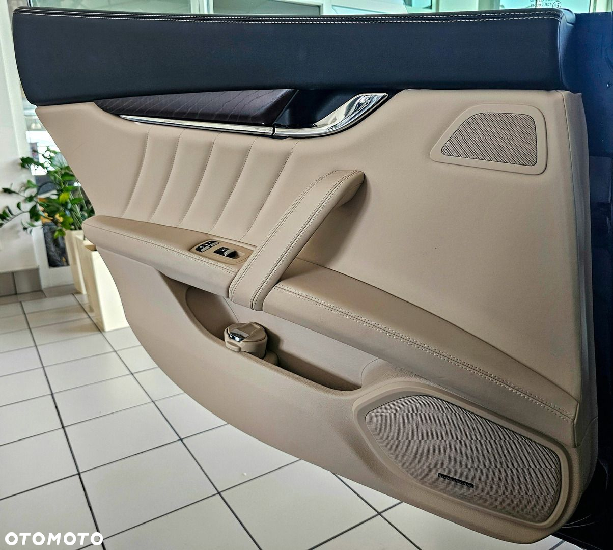 Maserati Quattroporte - 20