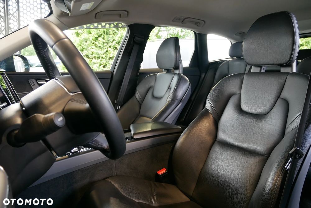 Volvo XC 60 B4 D Momentum Pro - 12