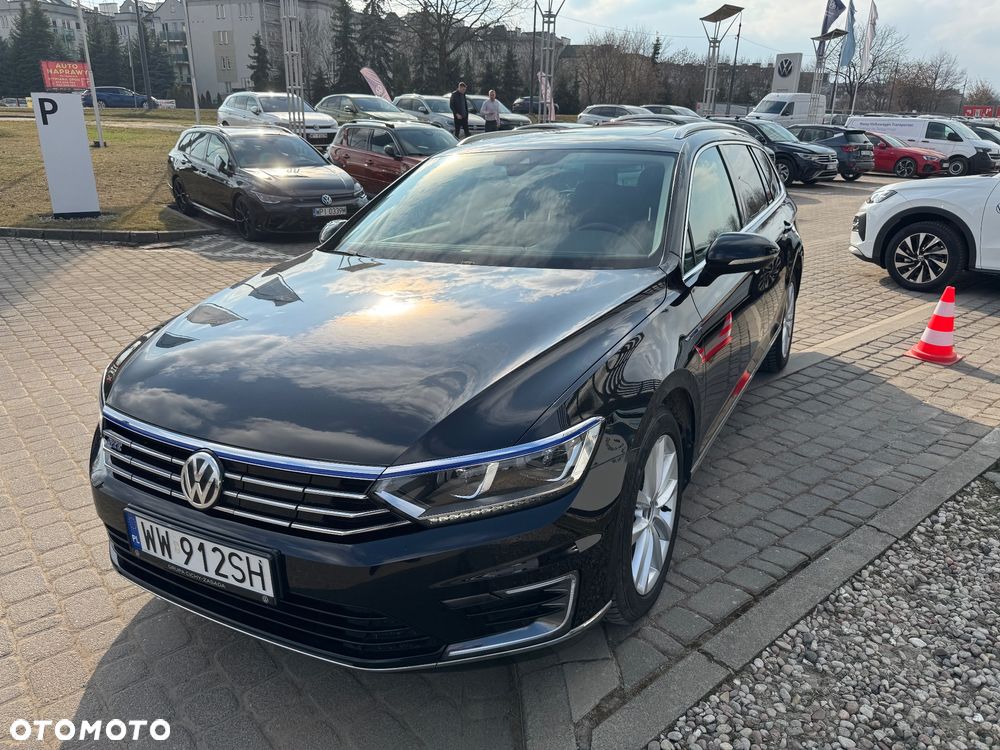Volkswagen Passat - 4