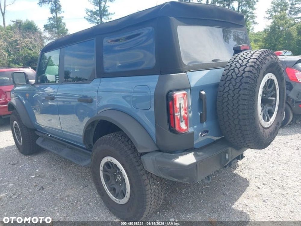 Ford Bronco - 3