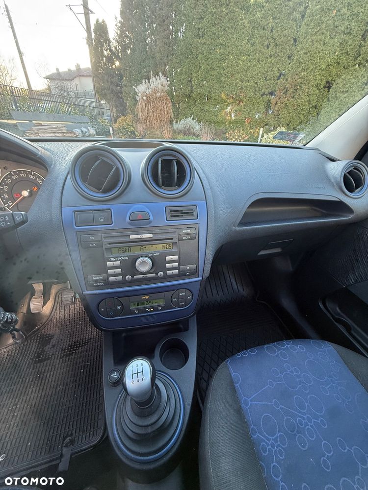 Ford Fiesta - 11