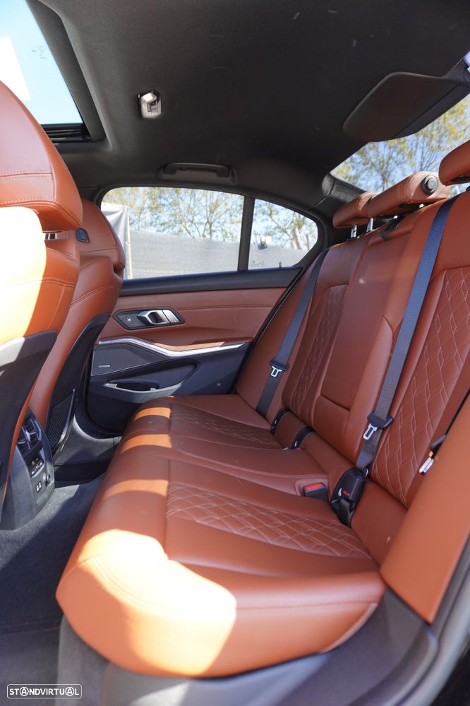 BMW 330 e Aut. Luxury Line - 35