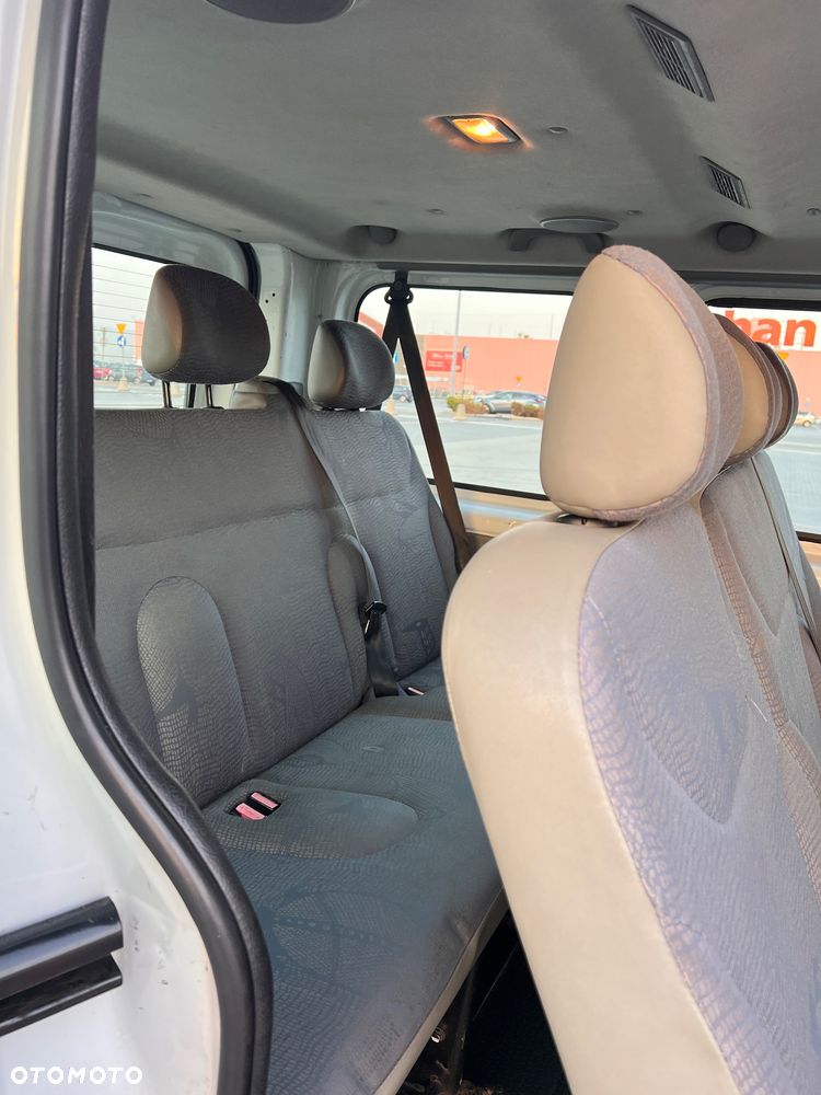 Renault Trafic Passenger - 6