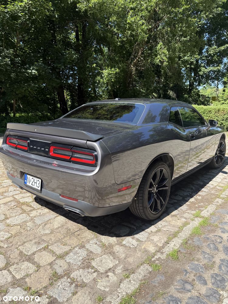 Dodge Challenger - 5
