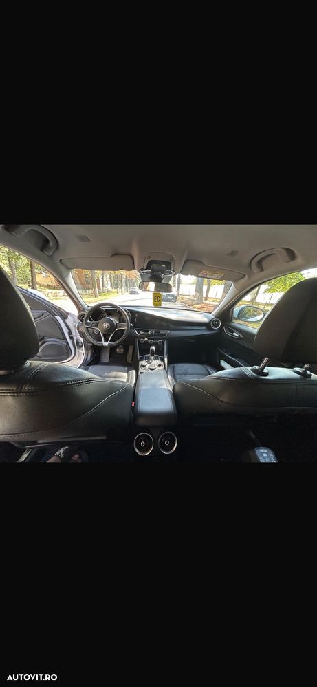 Alfa Romeo Giulia - 6