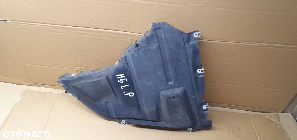 Osłona płyta pod zderzak podwozia lewy przód BMW M5 G30 F90 8065821 - 2