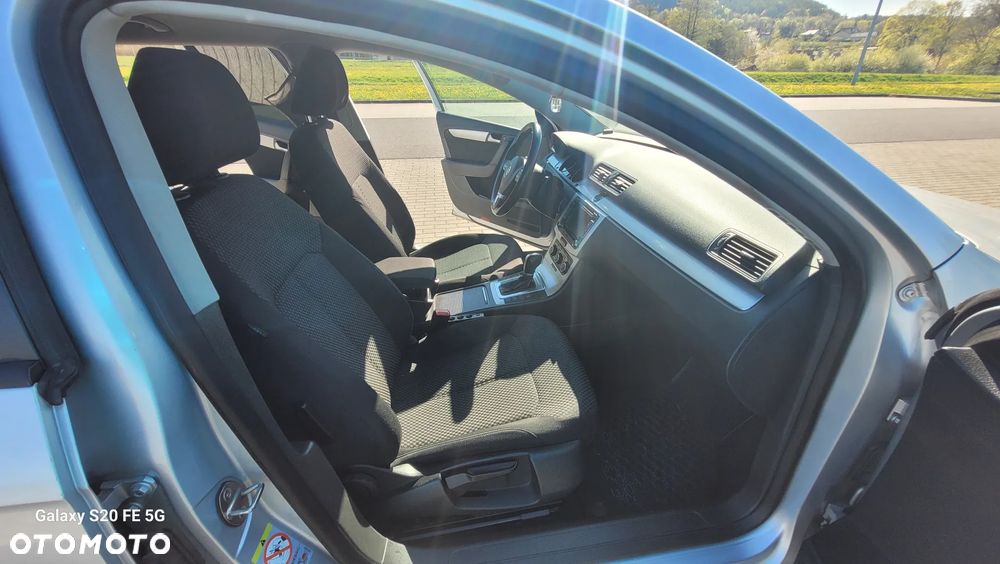 Volkswagen Passat 2.0 TDI DSG Highline - 18
