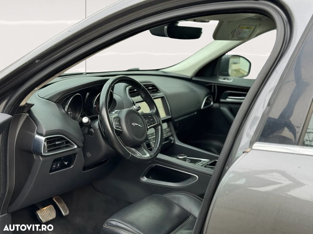 Jaguar F-Pace 20d AWD Aut. Prestige - 7