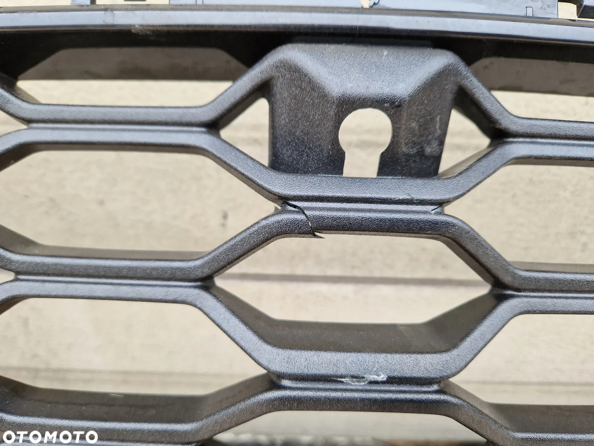 FORD KUGA MK3 III ST LINE ST-LINE GRILL ATRAPA KRATKA RV4B8200 - 2
