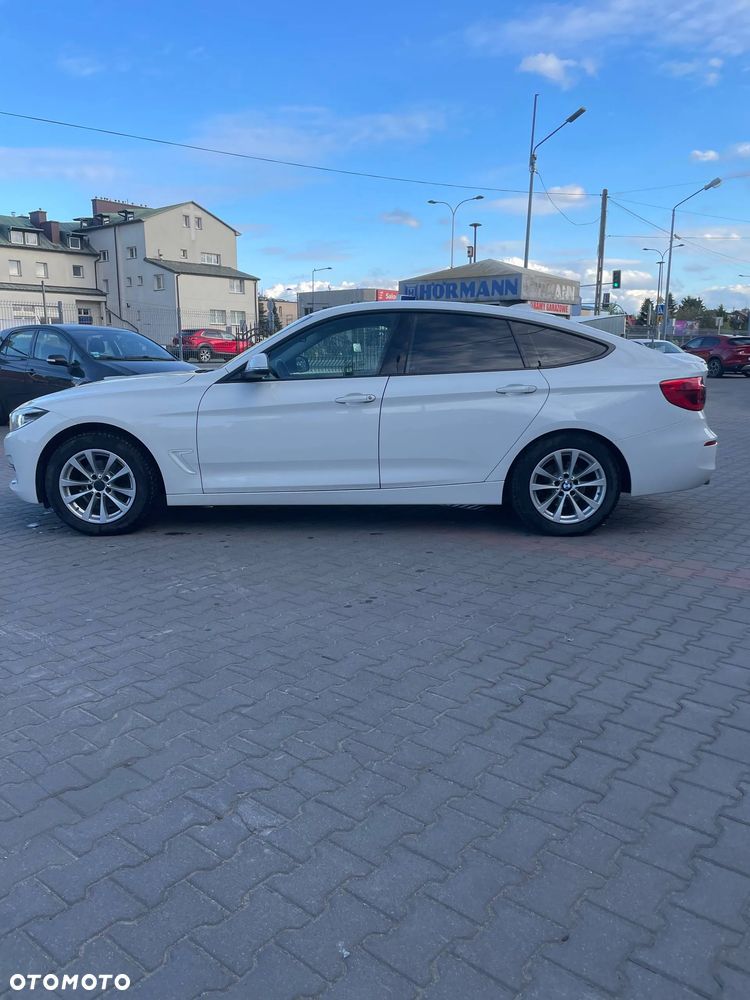 BMW Seria 3 320d xDrive Advantage - 26
