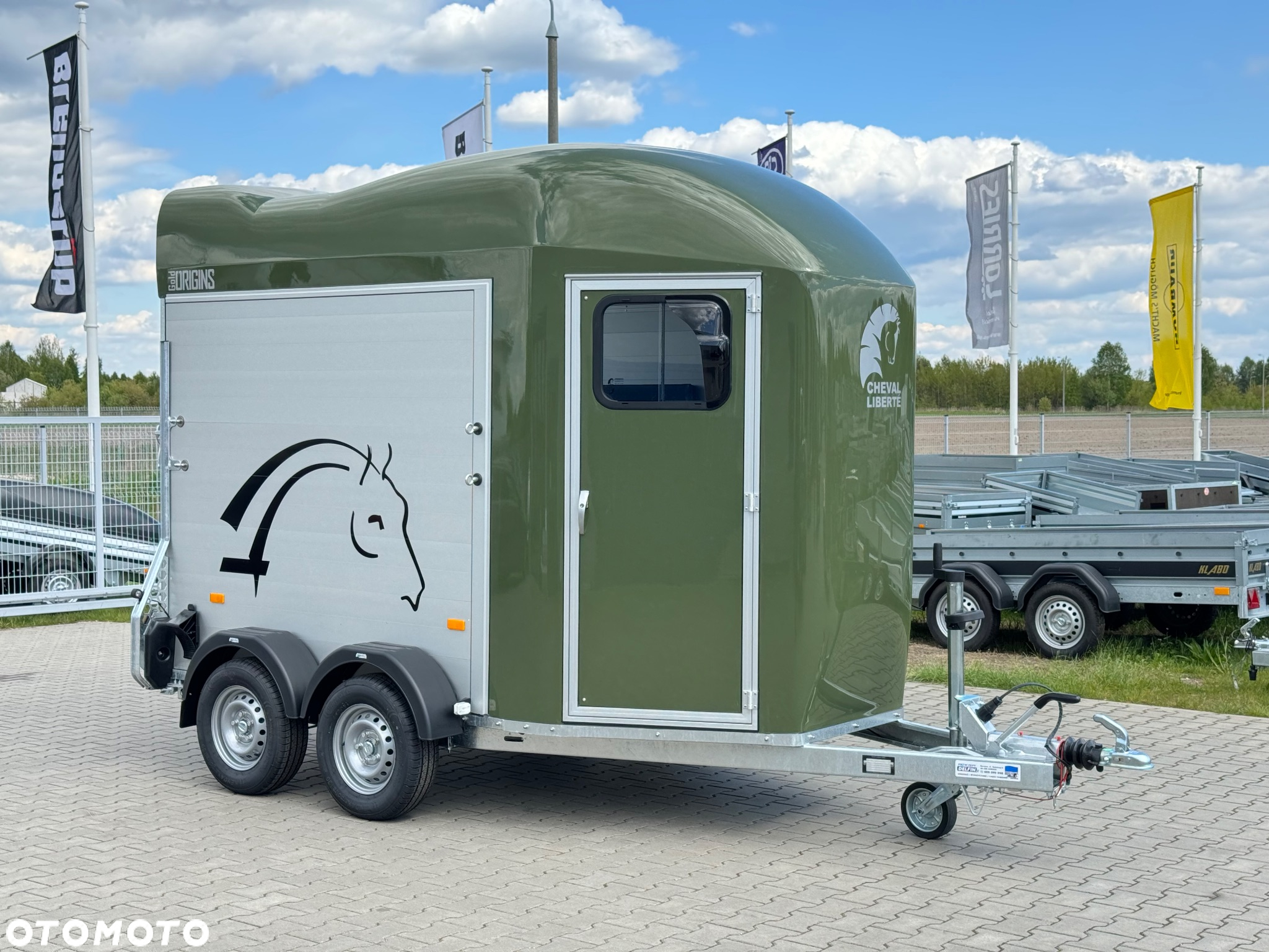 Cheval Liberte Gold Orgin Alu + siodlarnia , do przewozu 2 koni , 2000 kg - 2