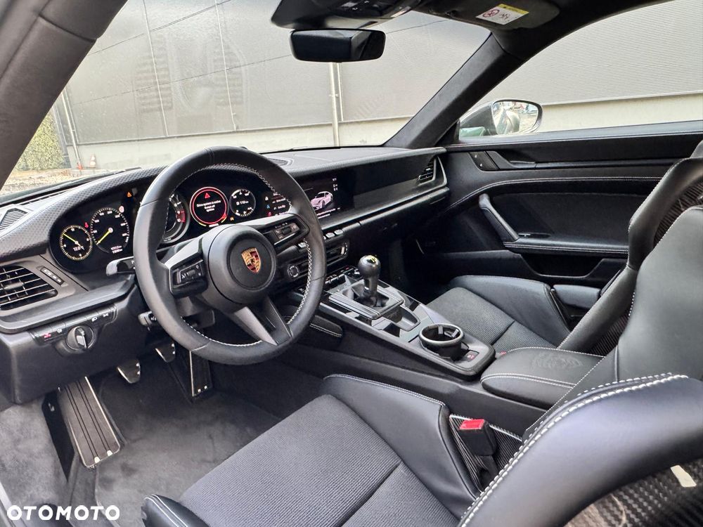 Porsche 911 GT3 Touring - 12