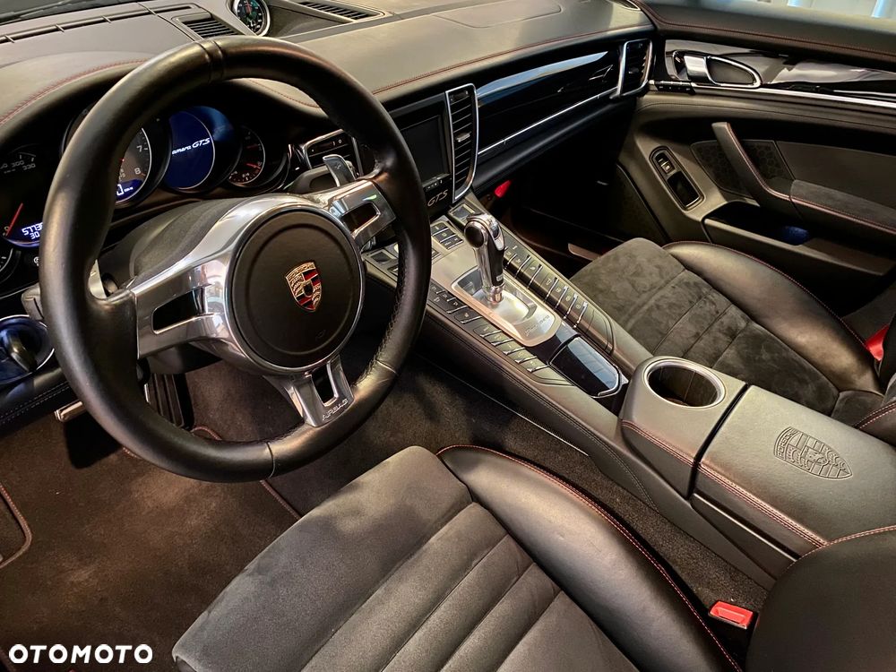 Porsche Panamera GTS PDK - 14