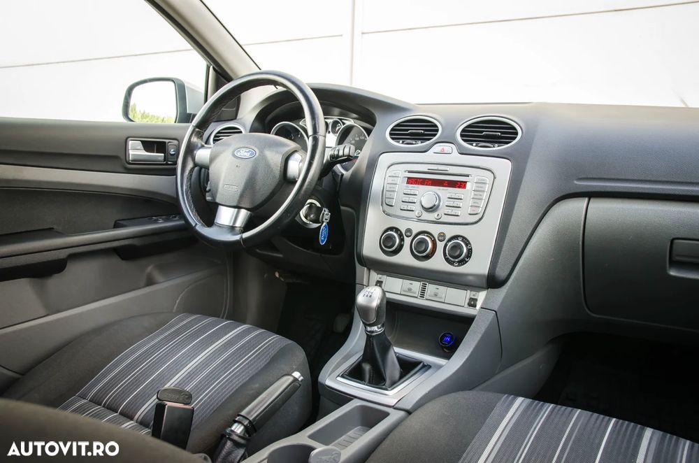 Ford Focus 1.6i Ambiente - 7