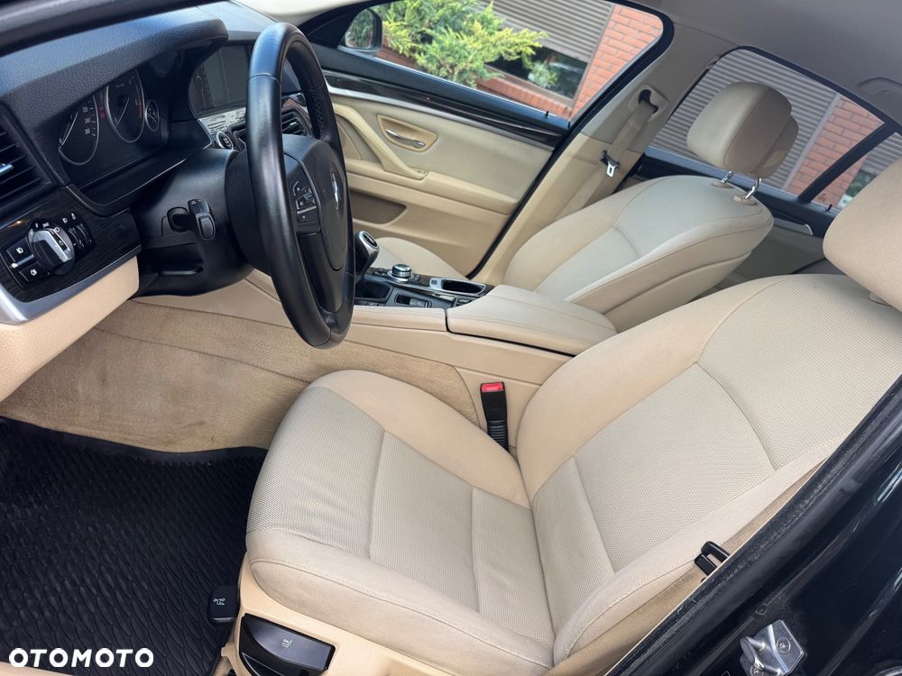 BMW Seria 5 520d - 31