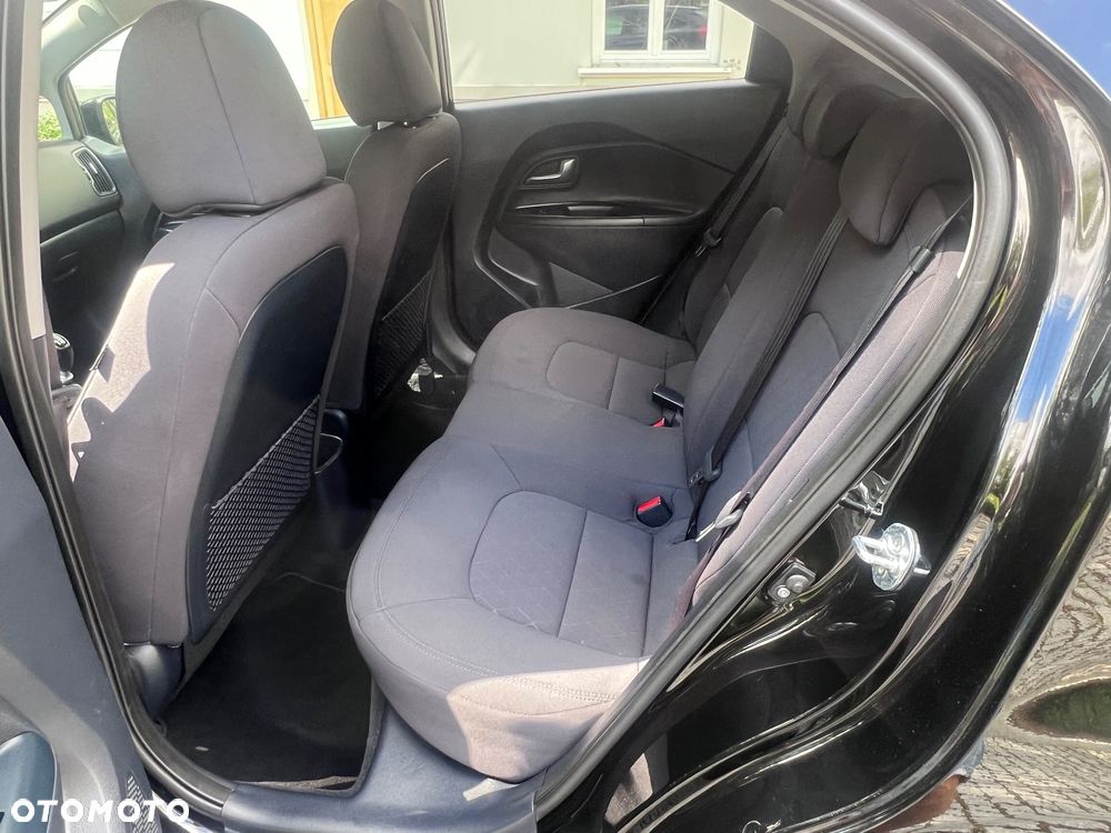 Kia Rio 1.4 Dream Team Edition - 17