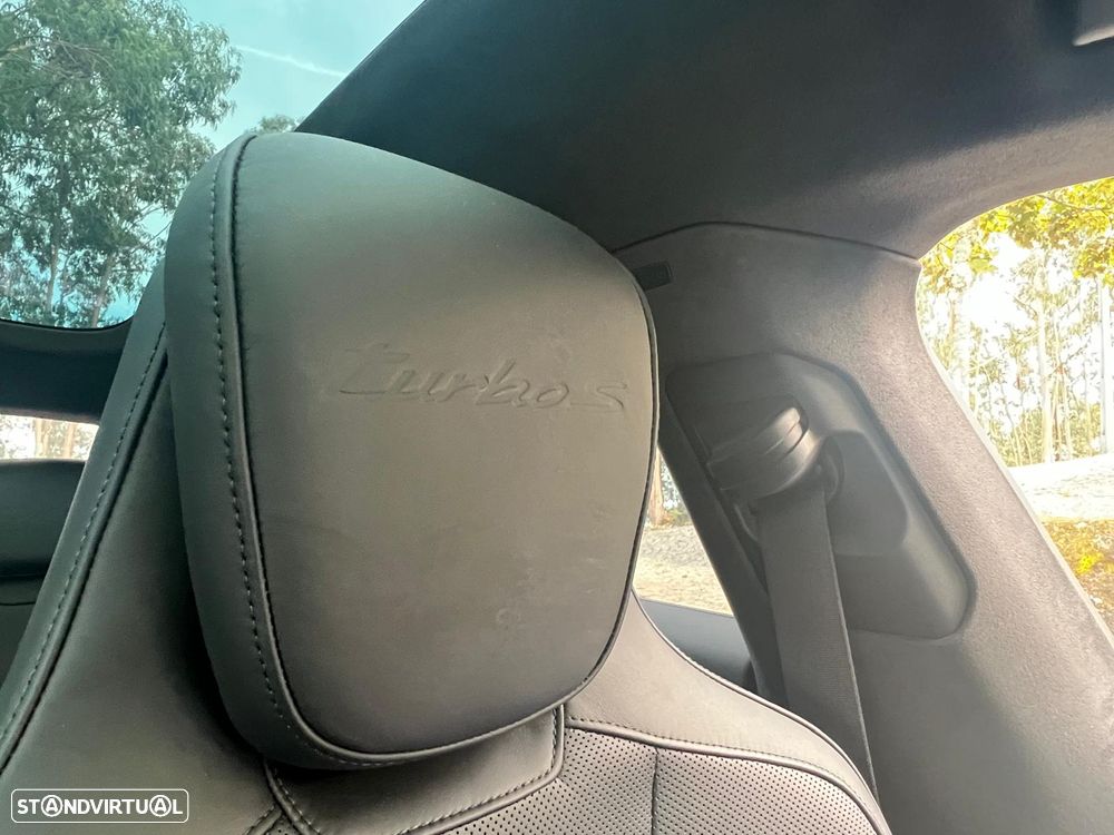 Porsche Taycan Turbo S - 33