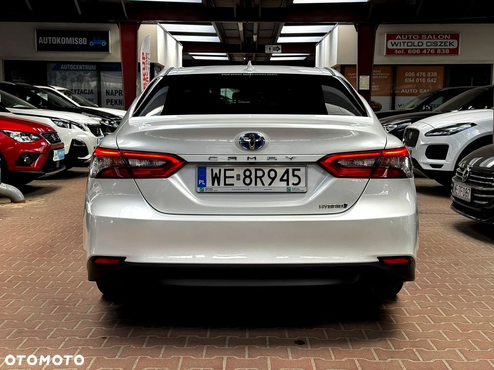 Toyota Camry - 6