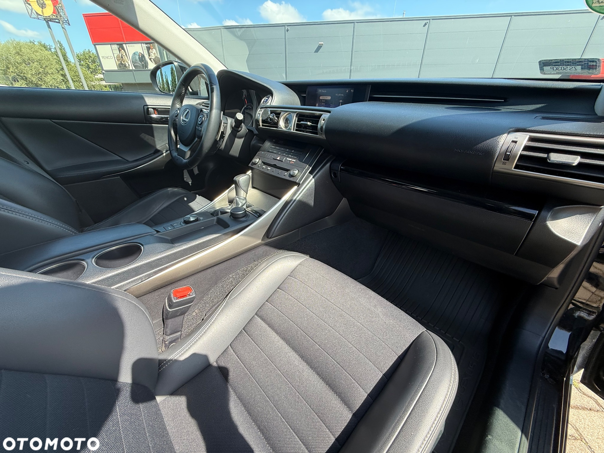 Lexus IS 300h Elite - 22