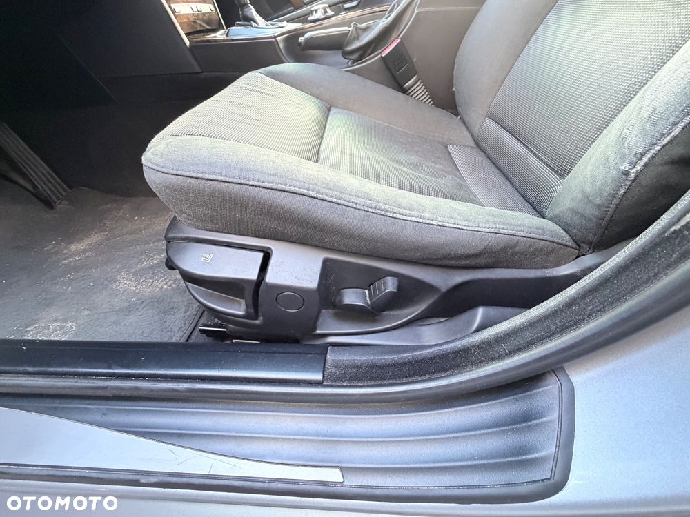 BMW Seria 5 523i - 16