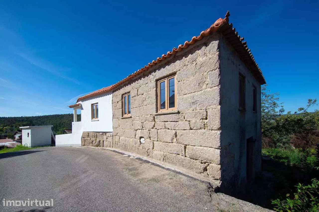 Casa da Serra Verde — Moradia em Granito com Vários Edifícios Registad - Grande imagem: 3/49