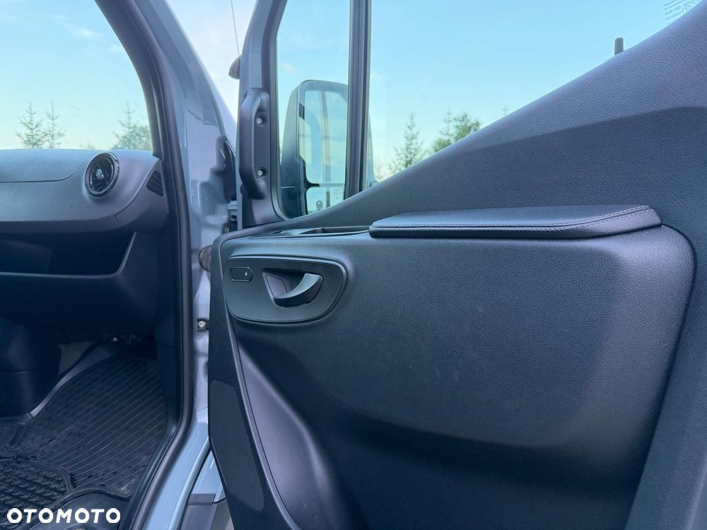 Mercedes-Benz Sprinter 319 CDI - 14