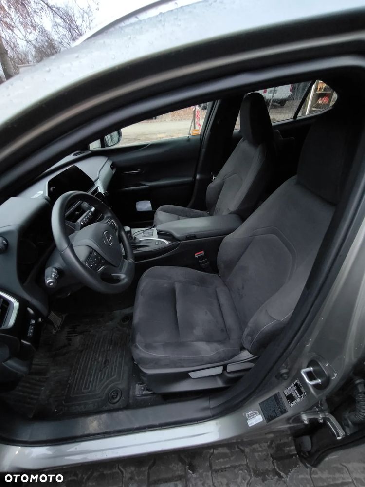 Lexus UX - 39