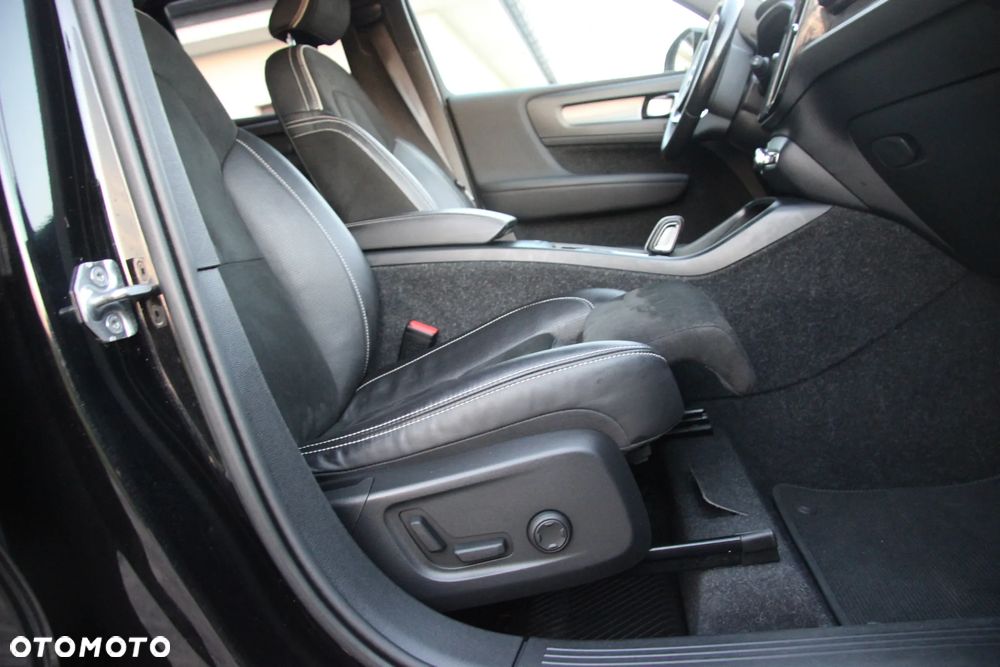 Volvo XC 40 D4 AWD Geartronic R-Design - 16