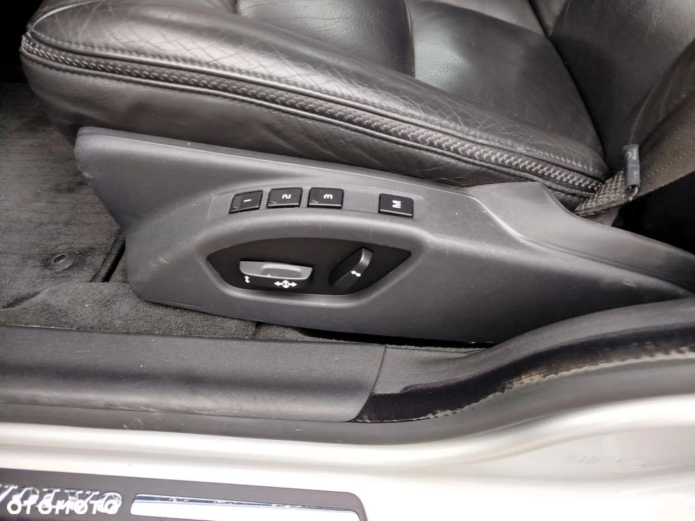 Volvo XC 70 3.2 AWD Momentum - 15