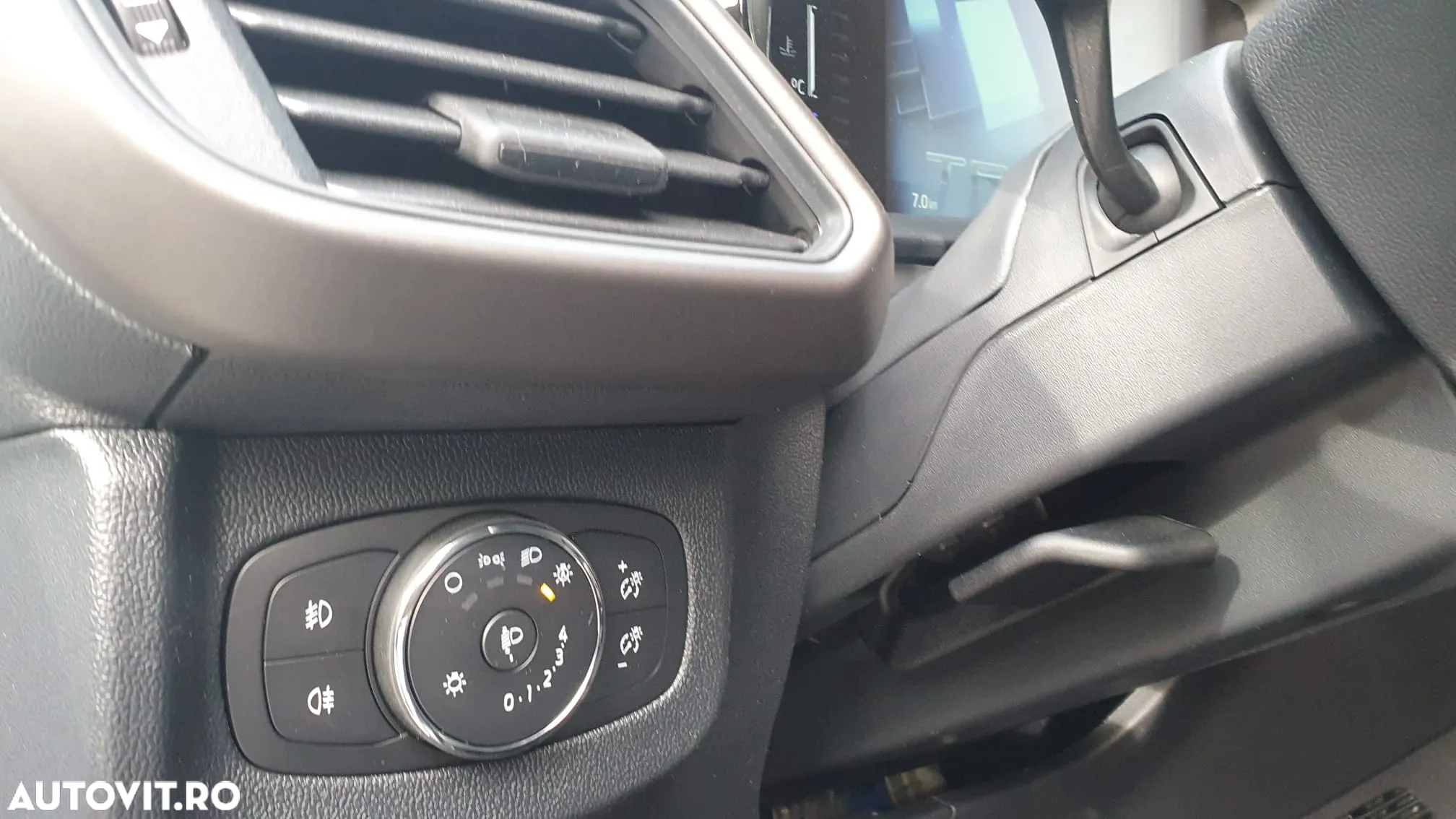 Ford Courier - 27