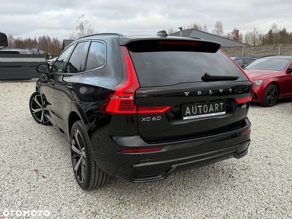 Volvo XC 60 B4 D AWD Ultimate Dark - 12