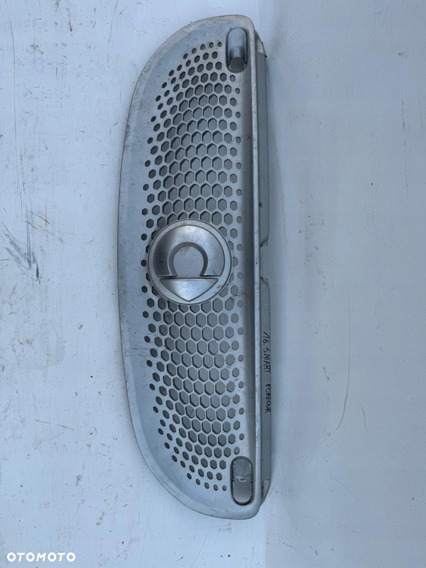 GRILL ATRAPA PRZÓD SMART FORFOUR II 628958976R W453