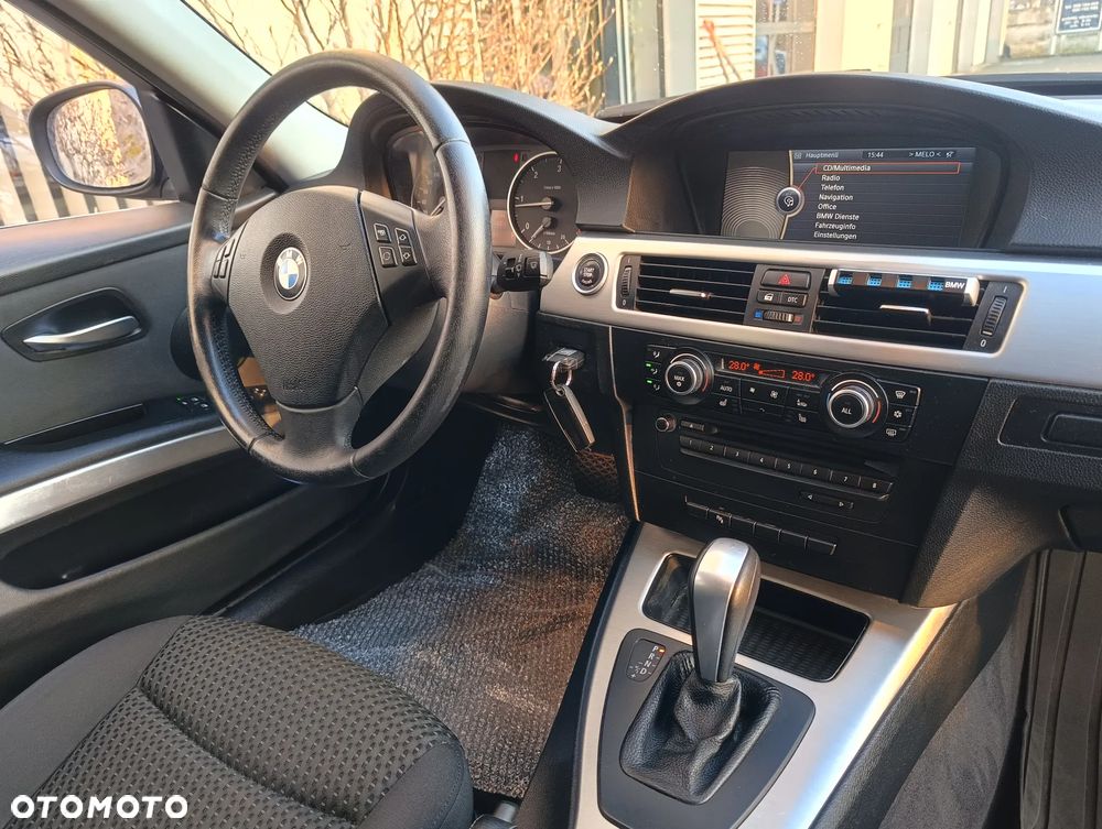 BMW Seria 3 320d DPF Edition Exclusive - 18