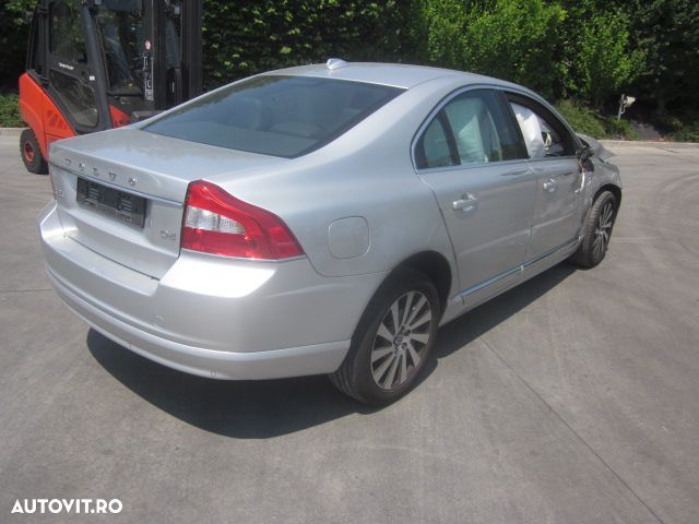 Dezmembrez Volvo S80 ,an 2013 , 2.0 d , tip motor D5204T3 - 4