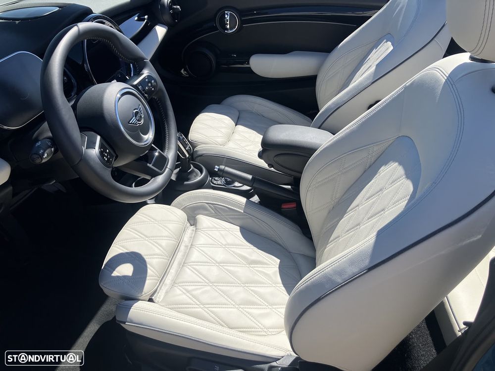 MINI Cabrio Cooper S Premium Extra Classic Auto - 12