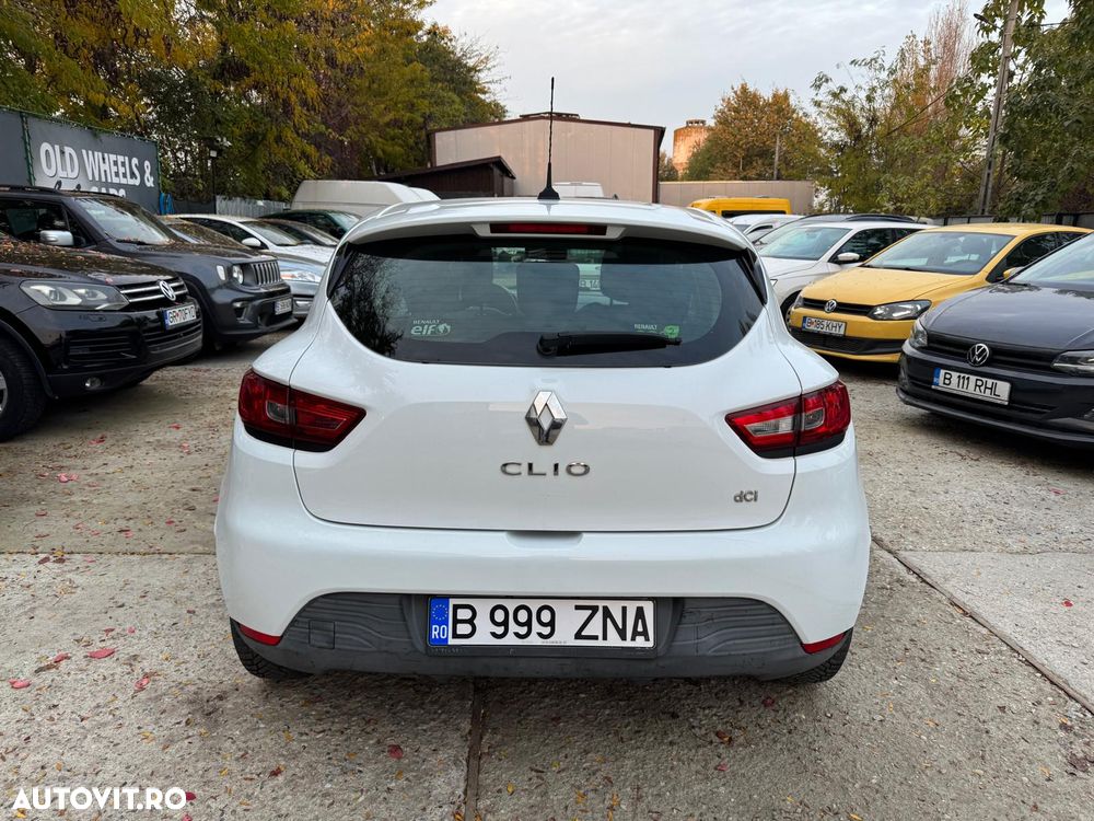 Renault Clio - 17