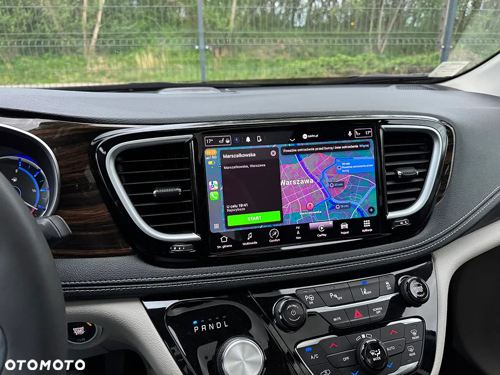 Chrysler Pacifica - 24
