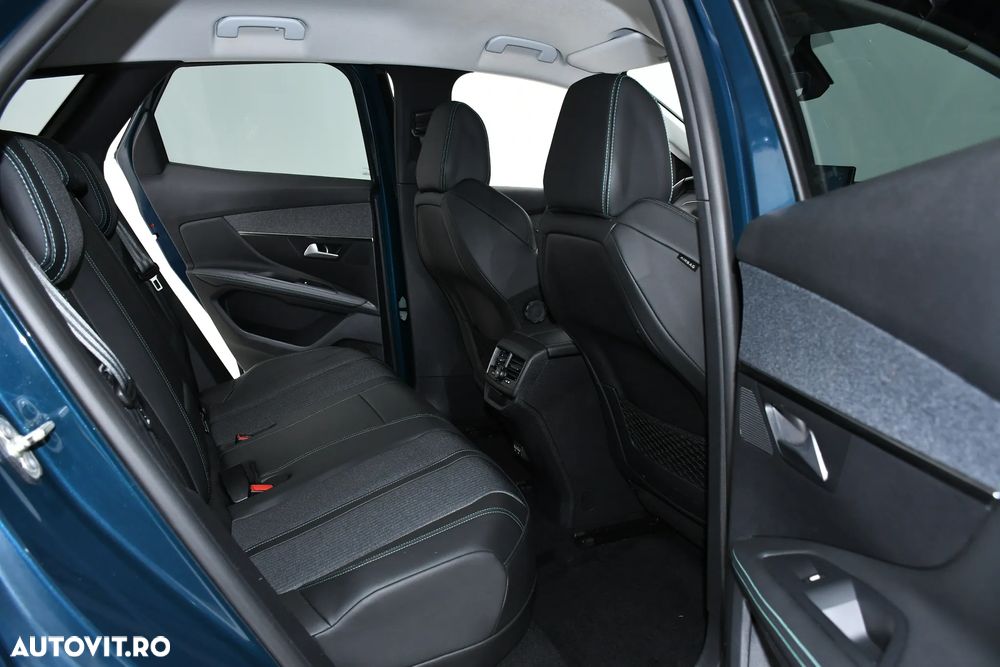 Peugeot 3008 Plug-In Hybrid 225 e-EAT8 Allure Pack - 6