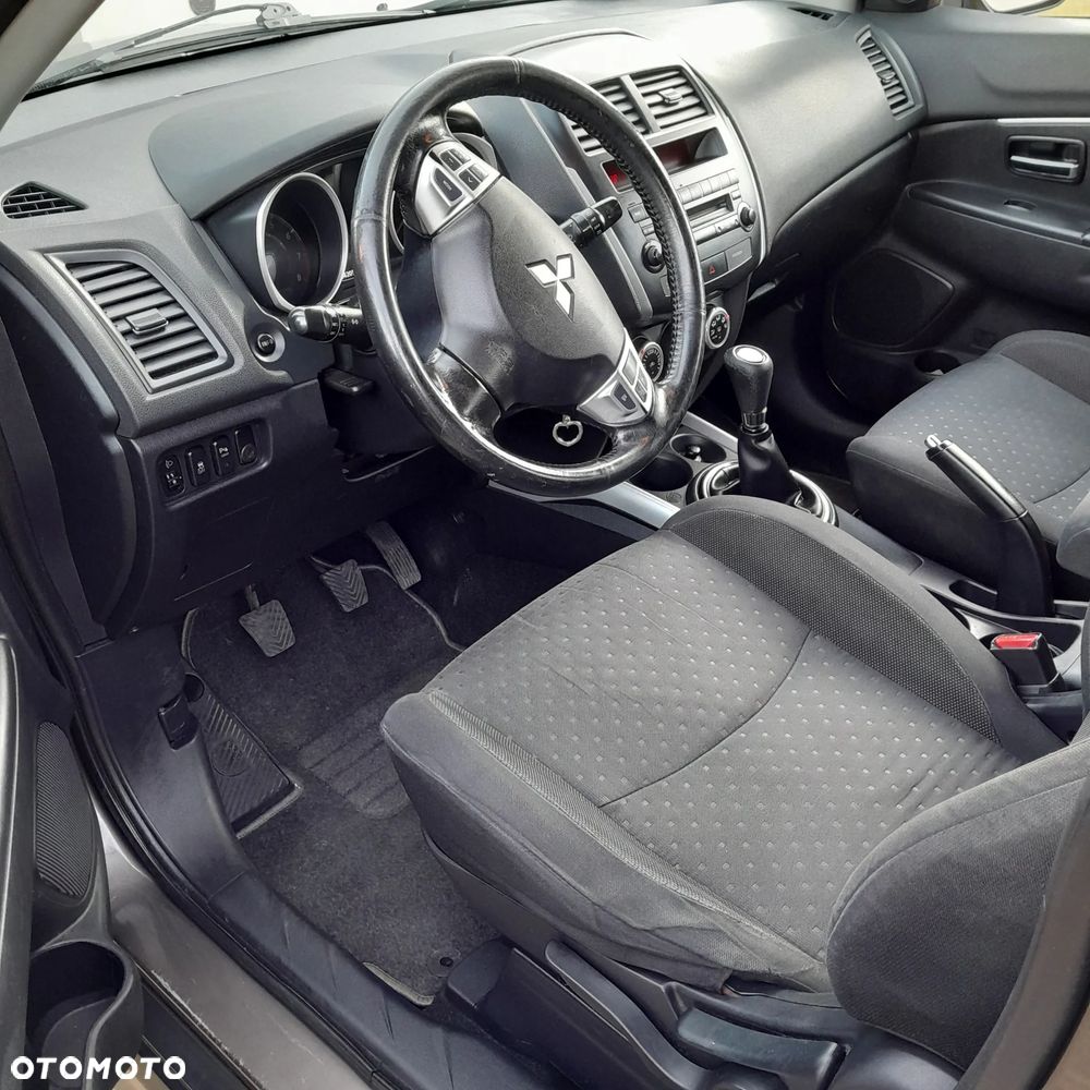 Mitsubishi ASX - 9