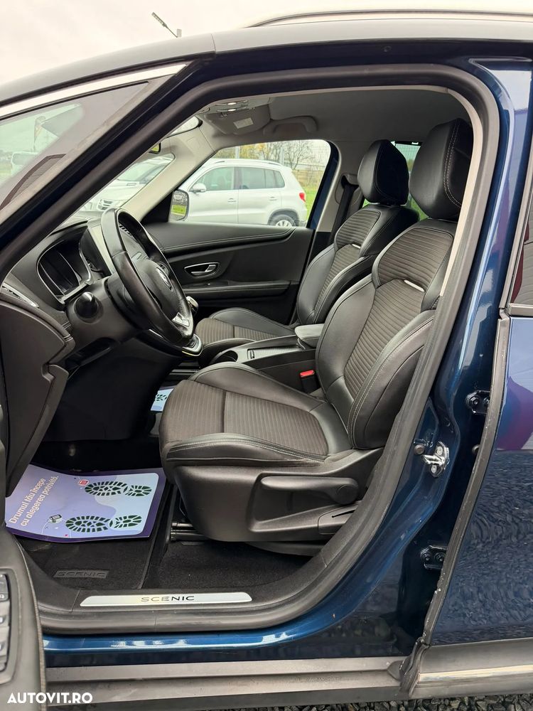 Renault Grand Scenic - 12