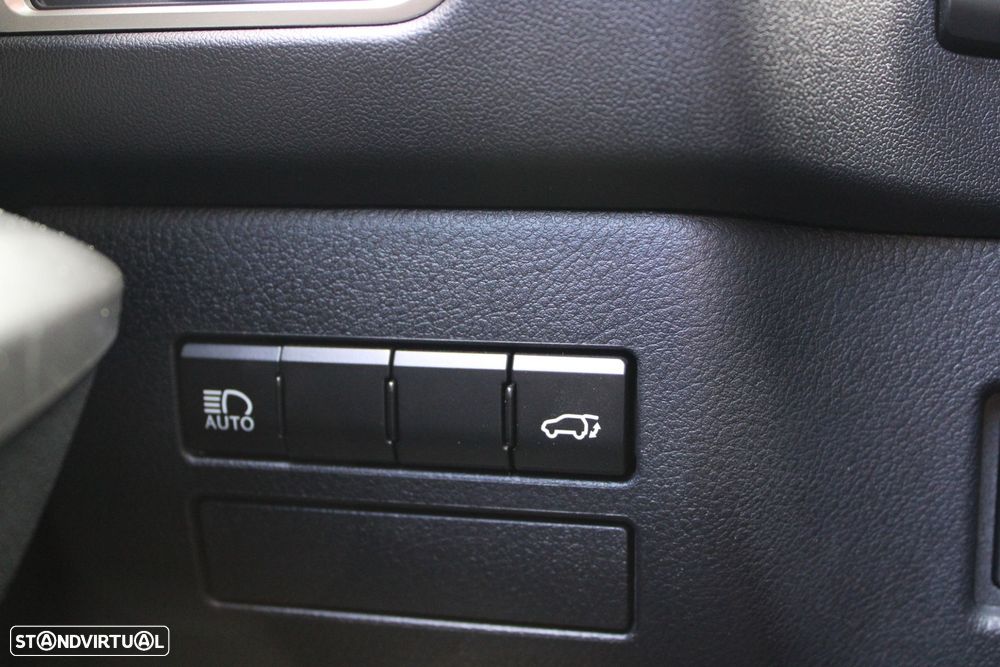 Lexus NX 300h Executive - 26