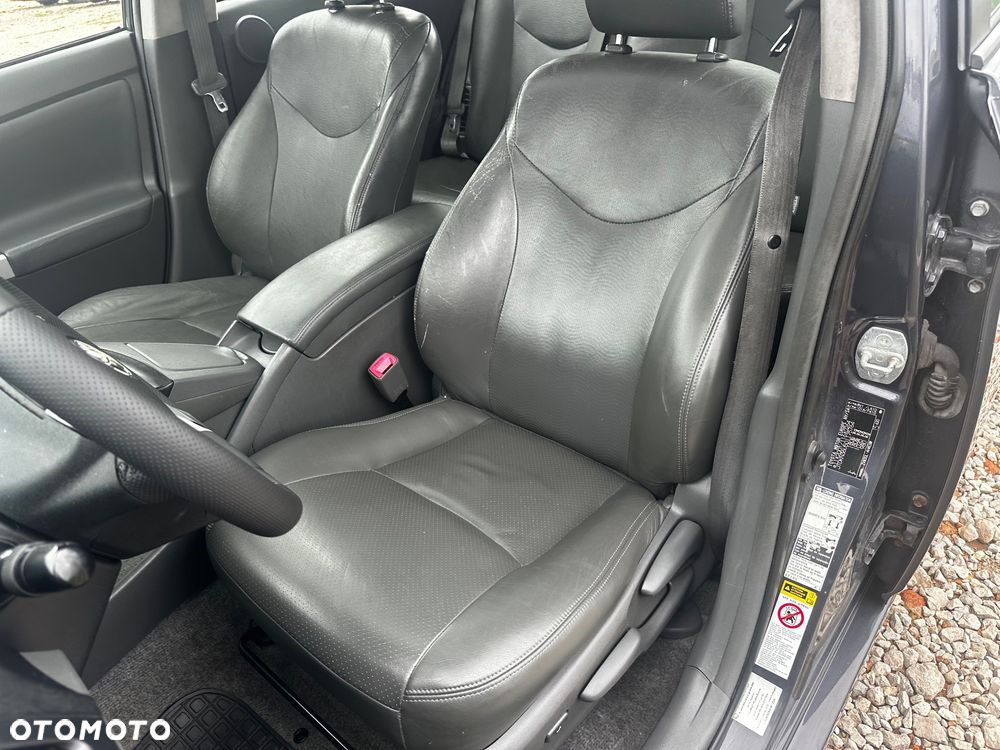 Toyota Prius 1.8 HSD Premium - 19