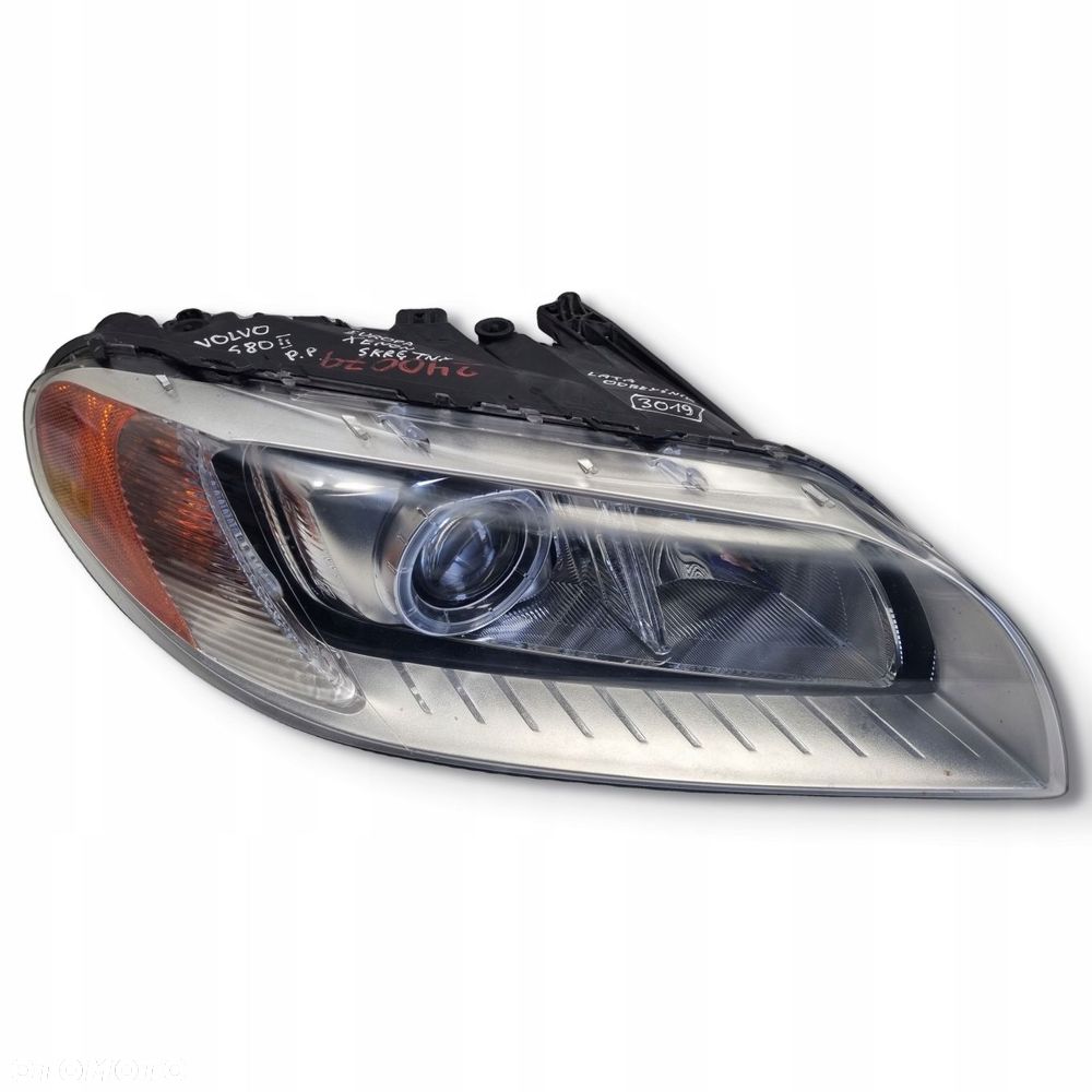 LAMPA PRAWA Volvo V70 III S80 II prawy przód XENON SKRĘTNY 31383541 - 1