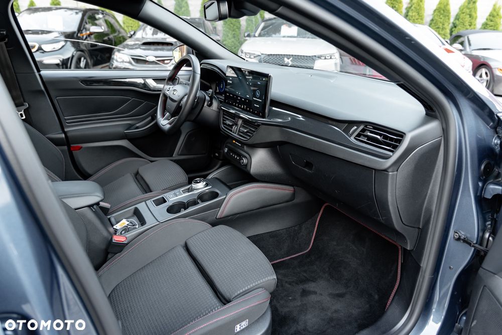 Ford Focus 1.5 EcoBlue Start-Stopp-System ST-LINE - 25