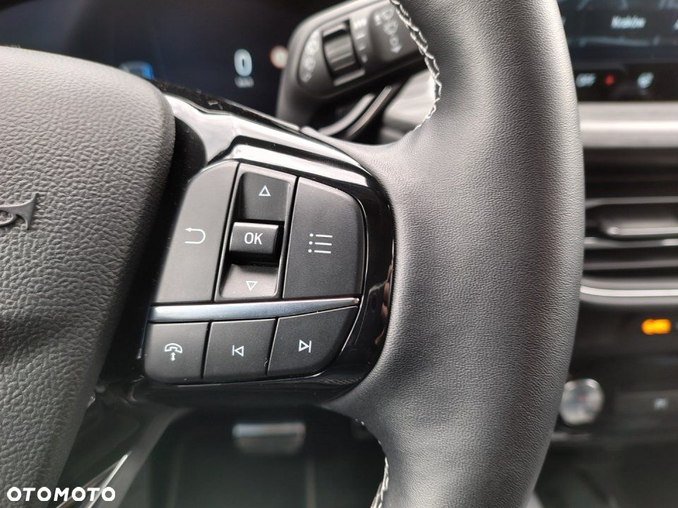 Ford Kuga - 12