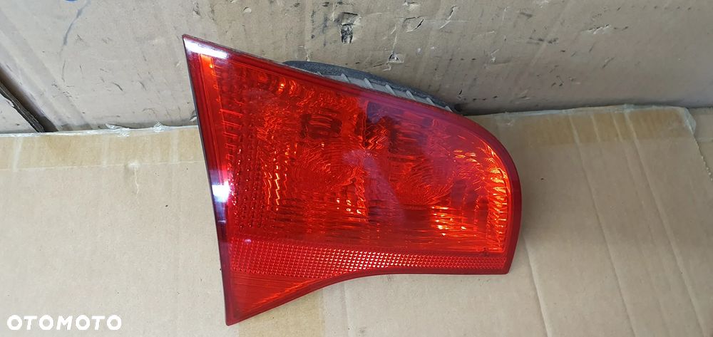 Lampa lewy tył tylna lewa w klapę Audi A4 B7 Kombi 8E9945093 - 2