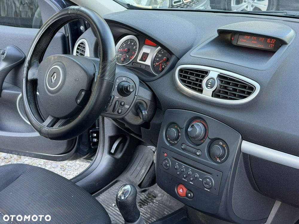 Renault Clio - 14