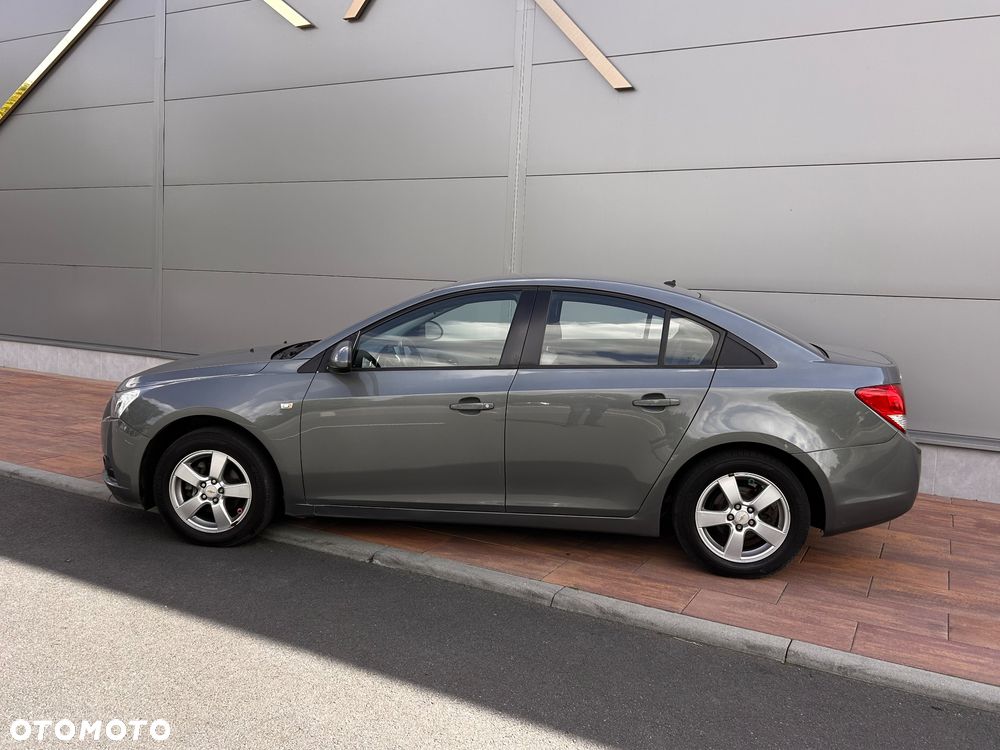 Chevrolet Cruze 1.8 LT - 15