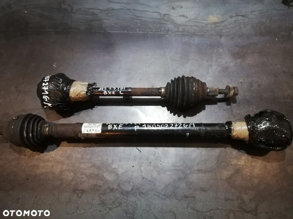 PÓŁOŚ PRAWY PRZÓD 1K0407272GM 1K0407271GM A3 8P 1.9 TDI - 1